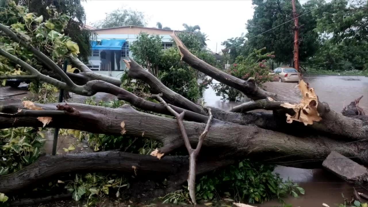 Około 200 tys. ludzi zostało bez prądu po przejściu burzy tropikalnej przez Puerto Rico