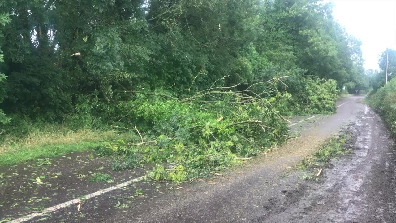 Burza Ellen uderzyła w Irlandię