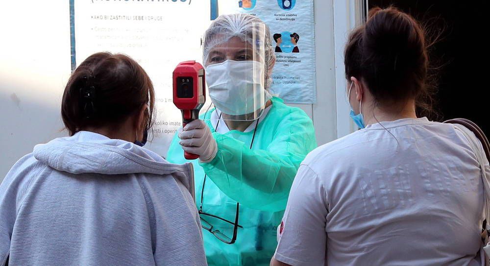 Gorączka, kaszel, potem bóle mięśni – w takiej kolejności pojawiają się objawy COVID-19