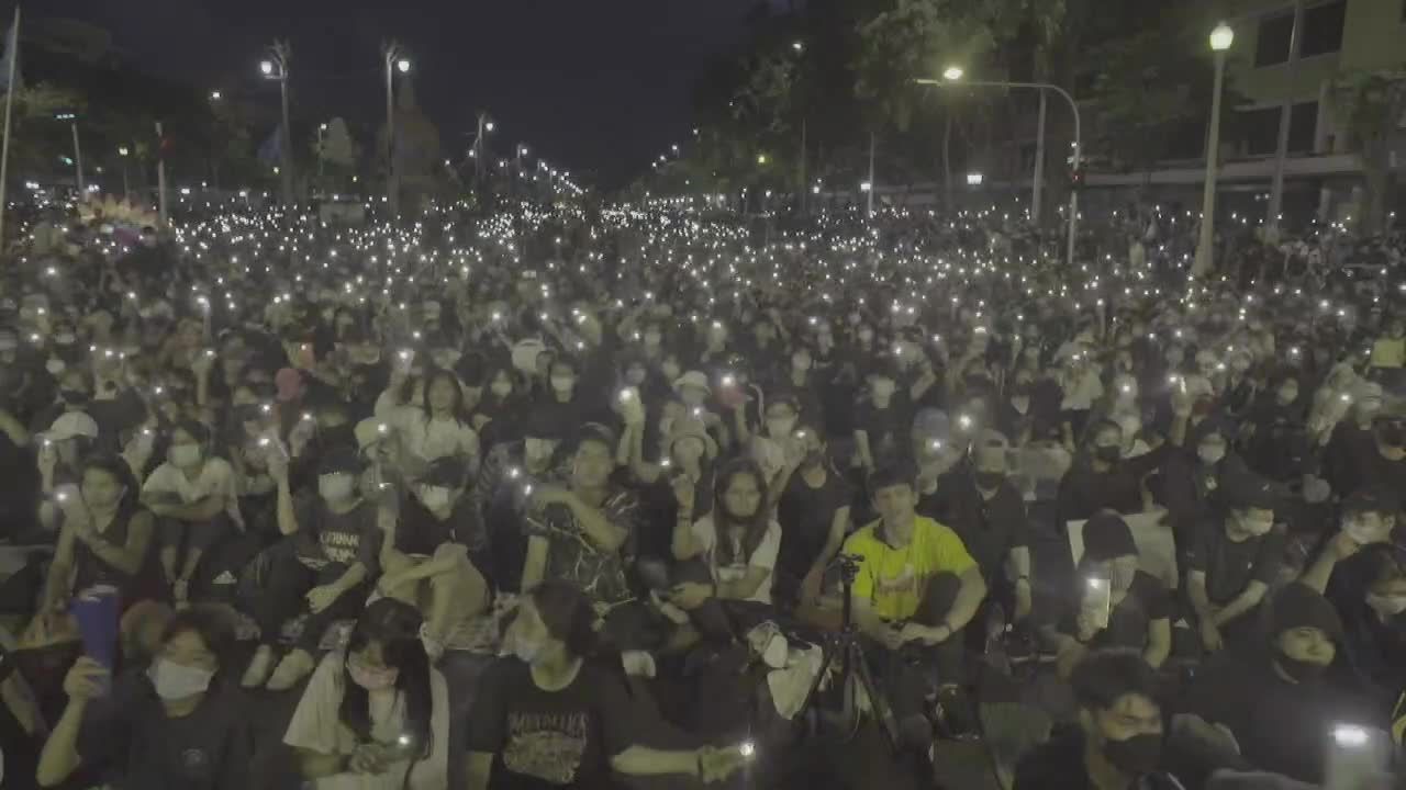 Tysiące demonstrantów w Bangkoku domagało się dymisji premiera i demokratyzacji kraju