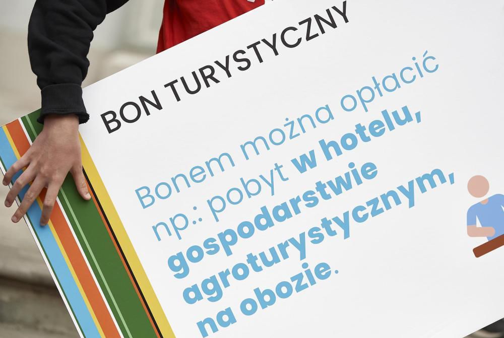 Przyznano 668 tys. bonów turystycznych, którymi wykonano 114 tys. płatności na kwotę 83 mln zł