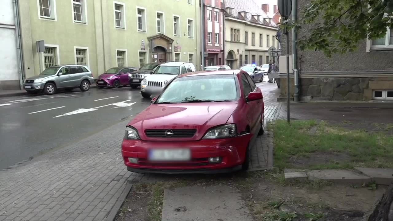 Jechał pod prąd, uszkodził kilka aut. Pościg za pijanym kierowcą na Dolnym Śląsku