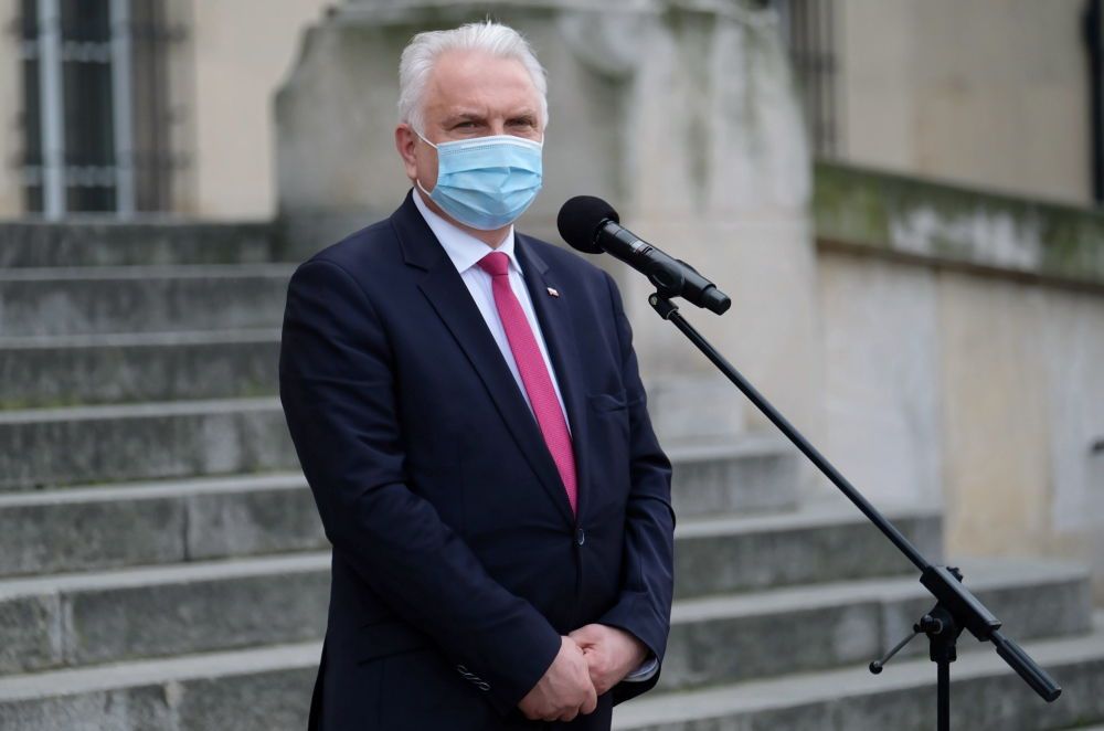 Coraz więcej młodych ludzi trafia do szpitala z COVID-19