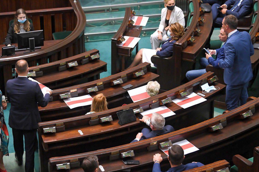 Sejm przyjął zmiany w prawie podwyższające wynagrodzenia m.in. parlamentarzystom