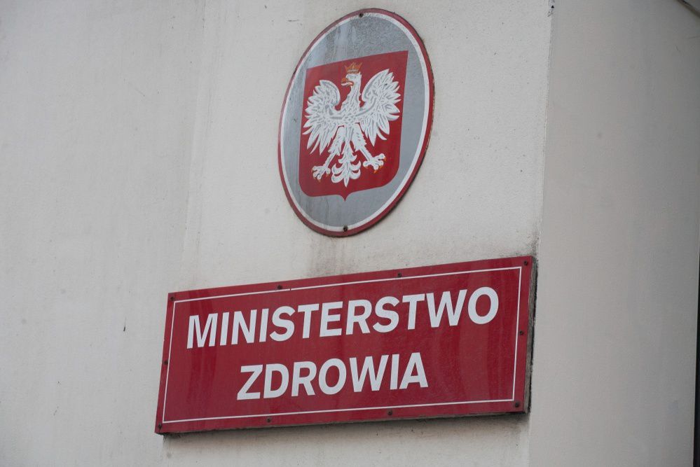 Ministerstwo Zdrowia: w strefie czerwonej 3 powiaty, w żółtej 8 powiatów