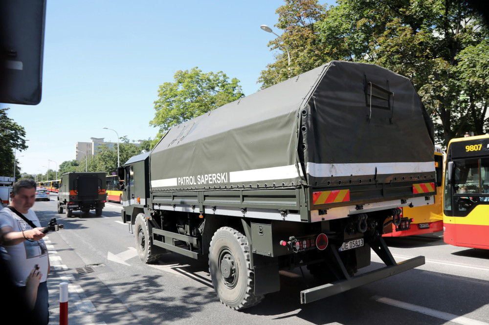 Bomba lotnicza SD 250 znaleziona na budowie II linii metra w Warszawie została zneutralizowana