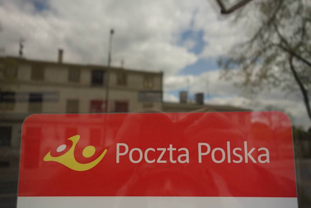 Poczta Polska: 83 tys. paczek ze środkami ochrony osobistej trafiło do medyków