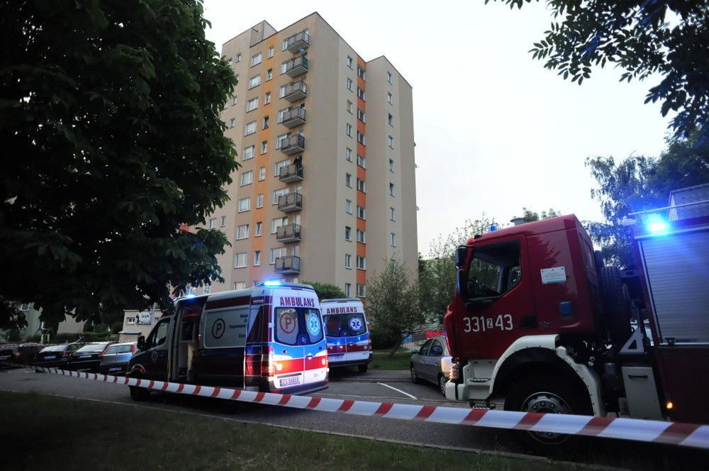 Nie żyje dwoje dzieci, które w Koszalinie wypadły z okna na 9. piętrze