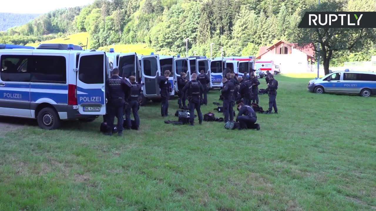 Obława w Niemczech. Poszukiwania “Rambo”, który rozbroił policjantów i zbiegł do lasu