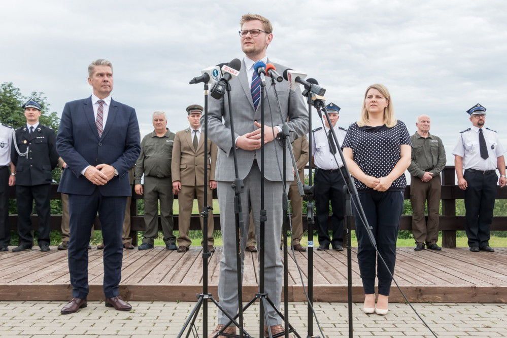 W Biebrzańskim Parku Narodowym przyroda po pożarze odradza się