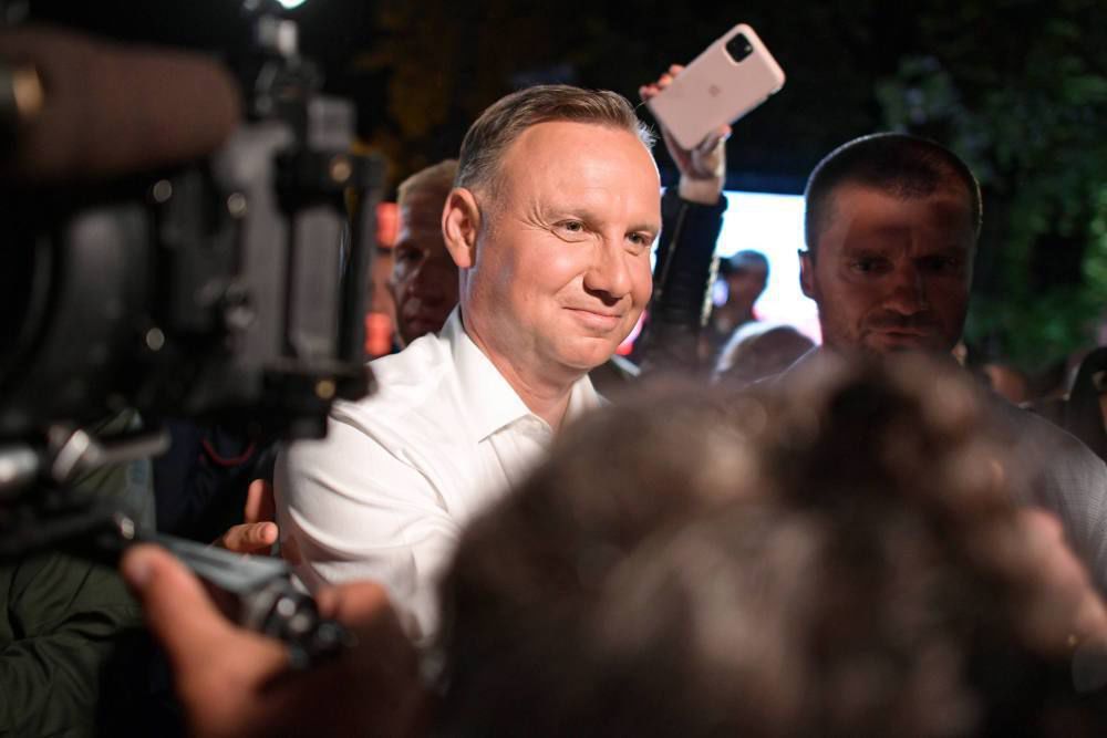 Prezydent: ewentualne szczepienie przeciw koronawirusowi nie powinno być obowiązkowe