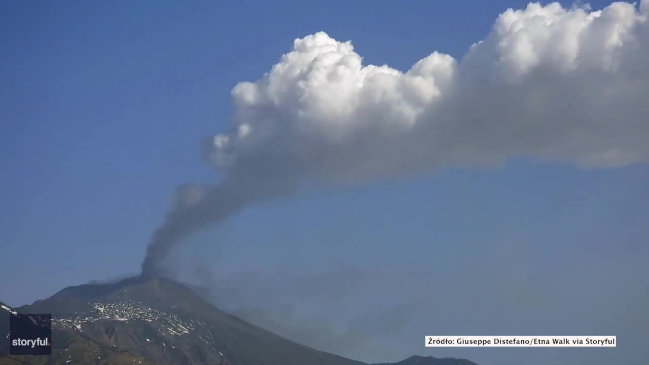 Wulkan Etna znowu aktywny. Słup dymu sięga nawet pięciu kilometrów