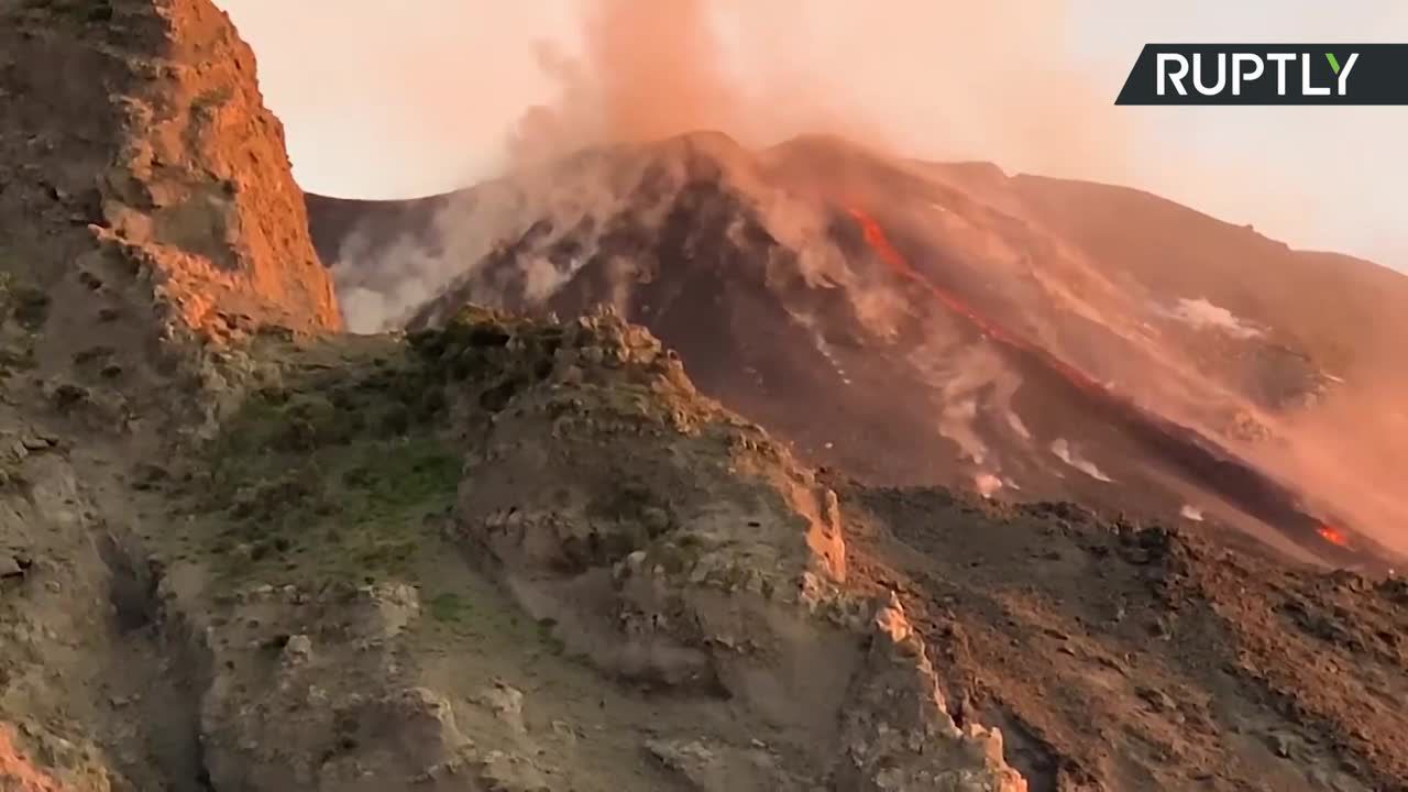 Kolejna erupcja wulkanu Stromboli. Już druga w tym miesiącu