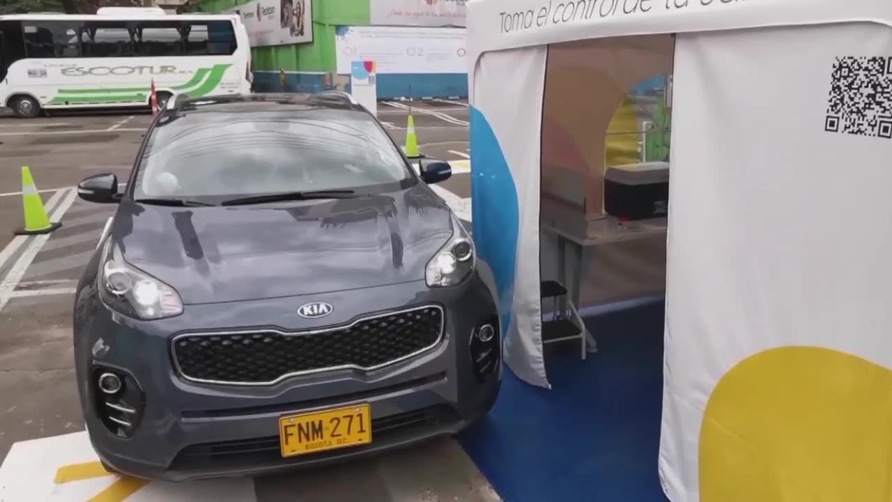 Szybka i bezpieczna diagnostyka pod k�ątem koronawirusa. W Bogocie postawiono punkt drive-thru do testowania kierowców