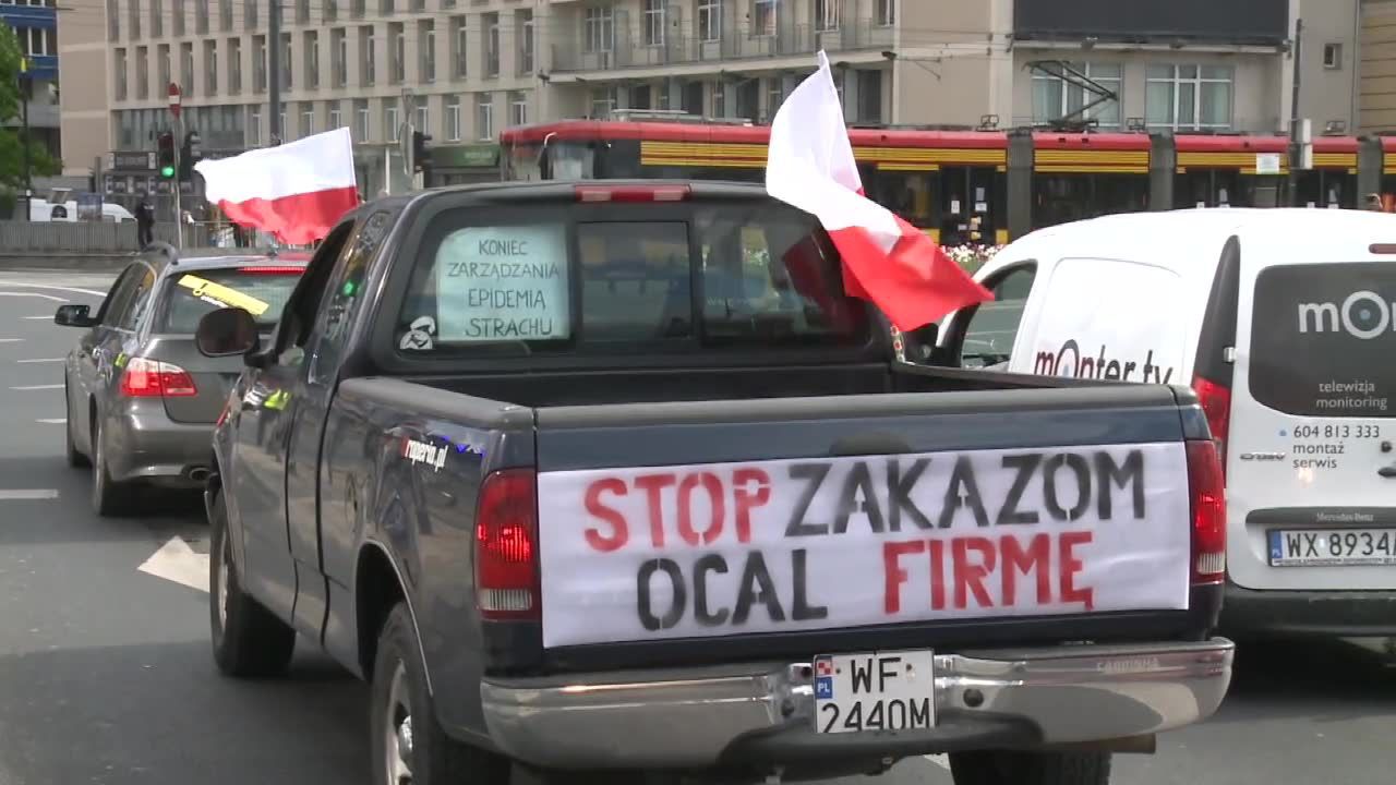 Protest przedsiębiorców w Warszawie. Skarżyli się na niewystarczającą pomoc rządu i zamrożenie gospodarki