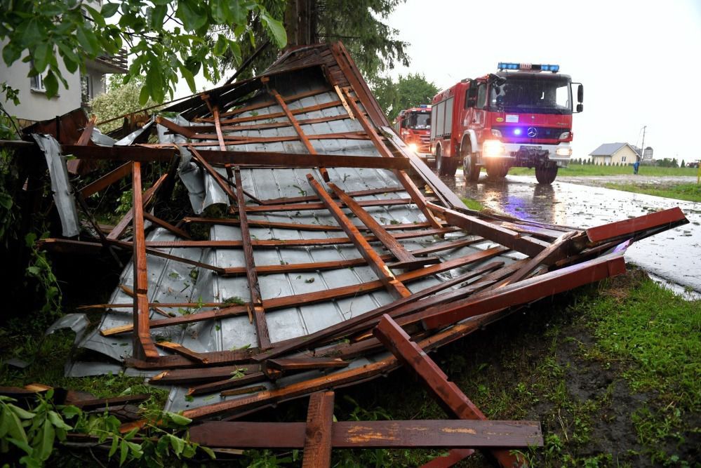 W czwartek ponad tysiąc zdarzeń w związanych z burzami i silnym wiatrem