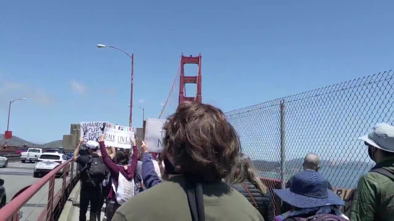 Marsz na moście Golden Gate przeciwko rasizmowi