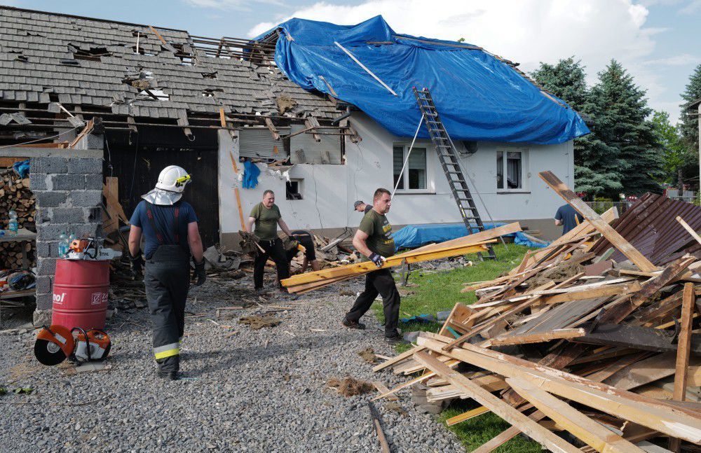 Ponad 20 dachów uszkodzonych wskutek trąby powietrznej w Kaniowie