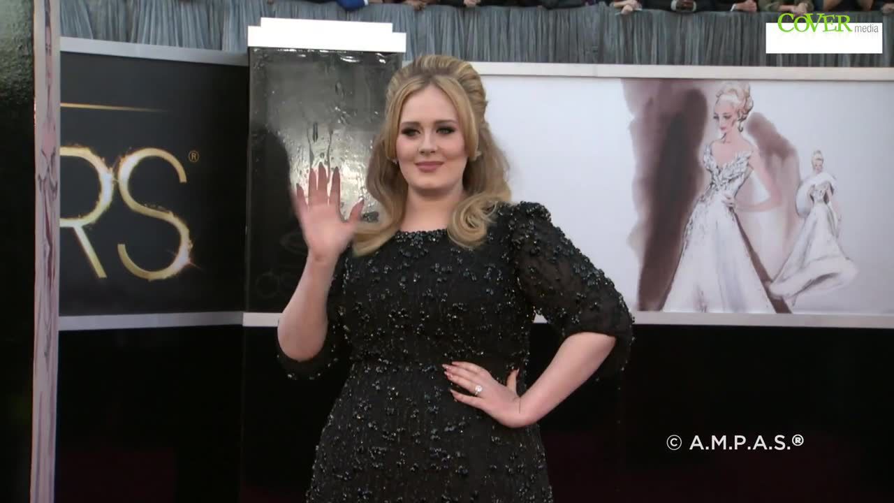 Adele i jej były mąż żyją po dwóch stronach ulicy. Są sąsiadami ze względu na synka