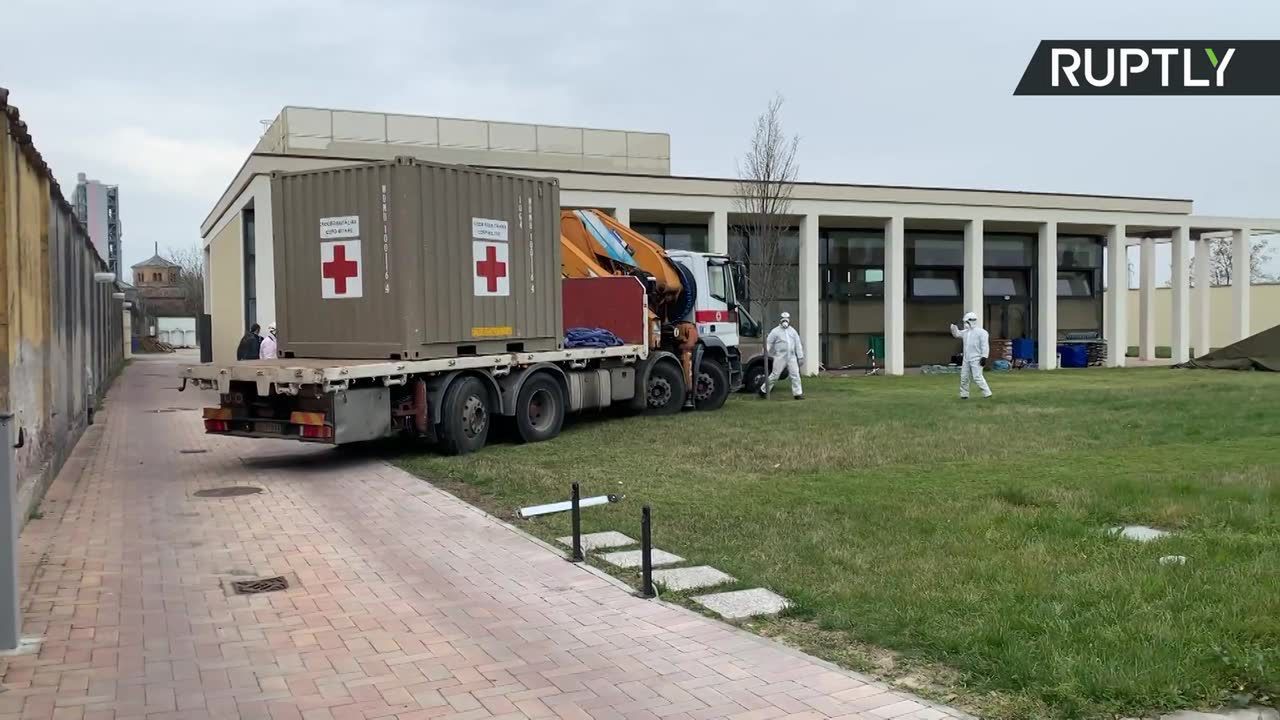 Dodatkowe chłodnie przed krematorium w Piacenzie. Brakuje miejsca na kolejne ofiary koronawirusa