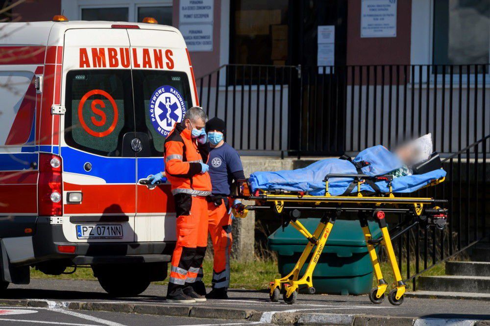 40 nowych zakażeń koronawirusem; łącznie 884; zmarła dziesiąta osoba