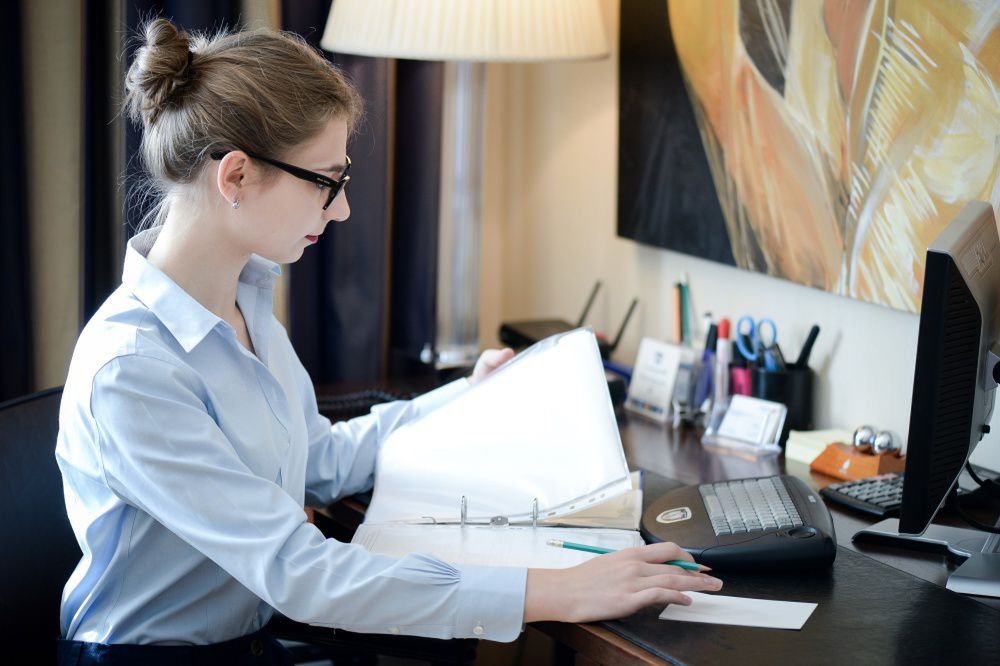 W dobie koronawirusa używajmy okularów, nie soczewek