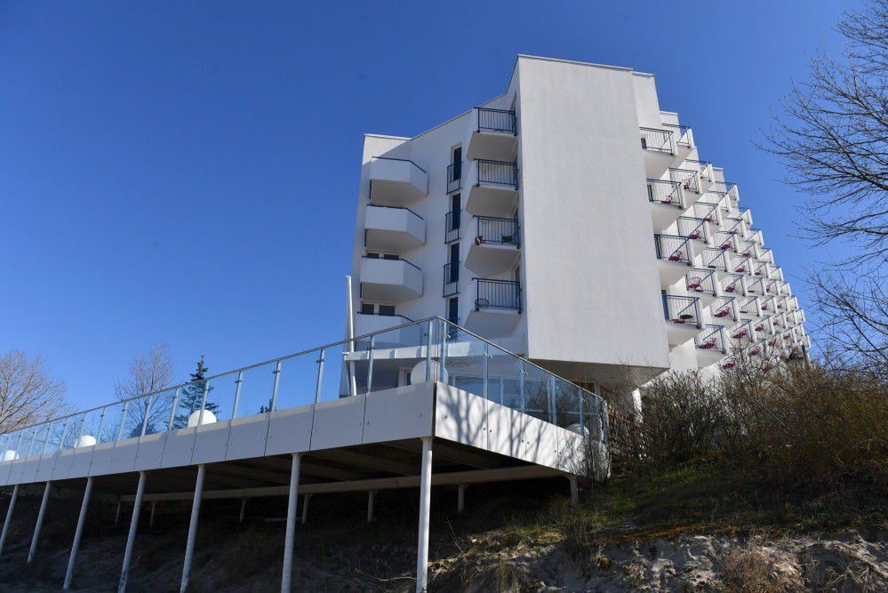 Branża turystyczna szczególnie dotknięta epidemią; puste hotele w Polsce