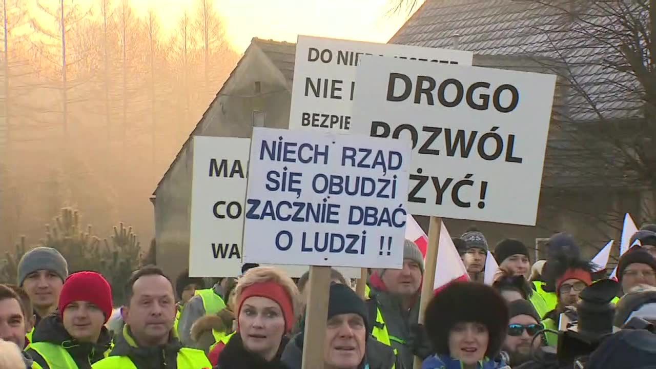 Mieszkańcy Krzyszkowic zablokowali zakopiankę. Domagają się bezpiecznego przejścia dla pieszych