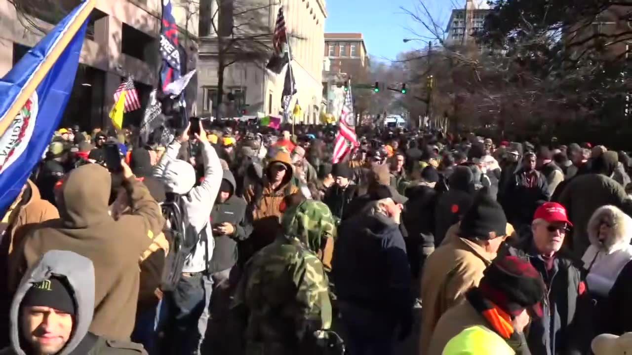 Przeciwnicy ograniczenia dostępu do broni palnej protestowali w Richmond w stanie Virginia