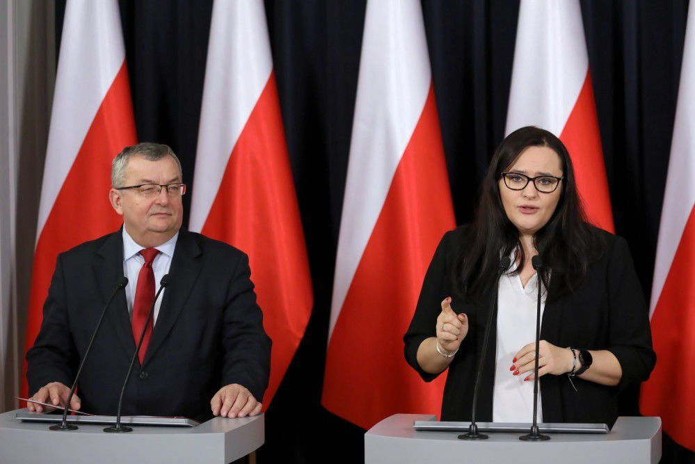 Umowy ws. dofinansowania zakupu 190 autobusów elektrycznych