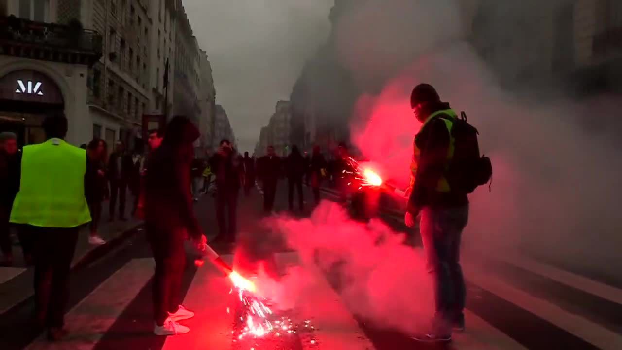 Około 800 tys. ludzi wyszło na ulice Paryża w kolejnym proteście przeciwko reformie emerytalnej