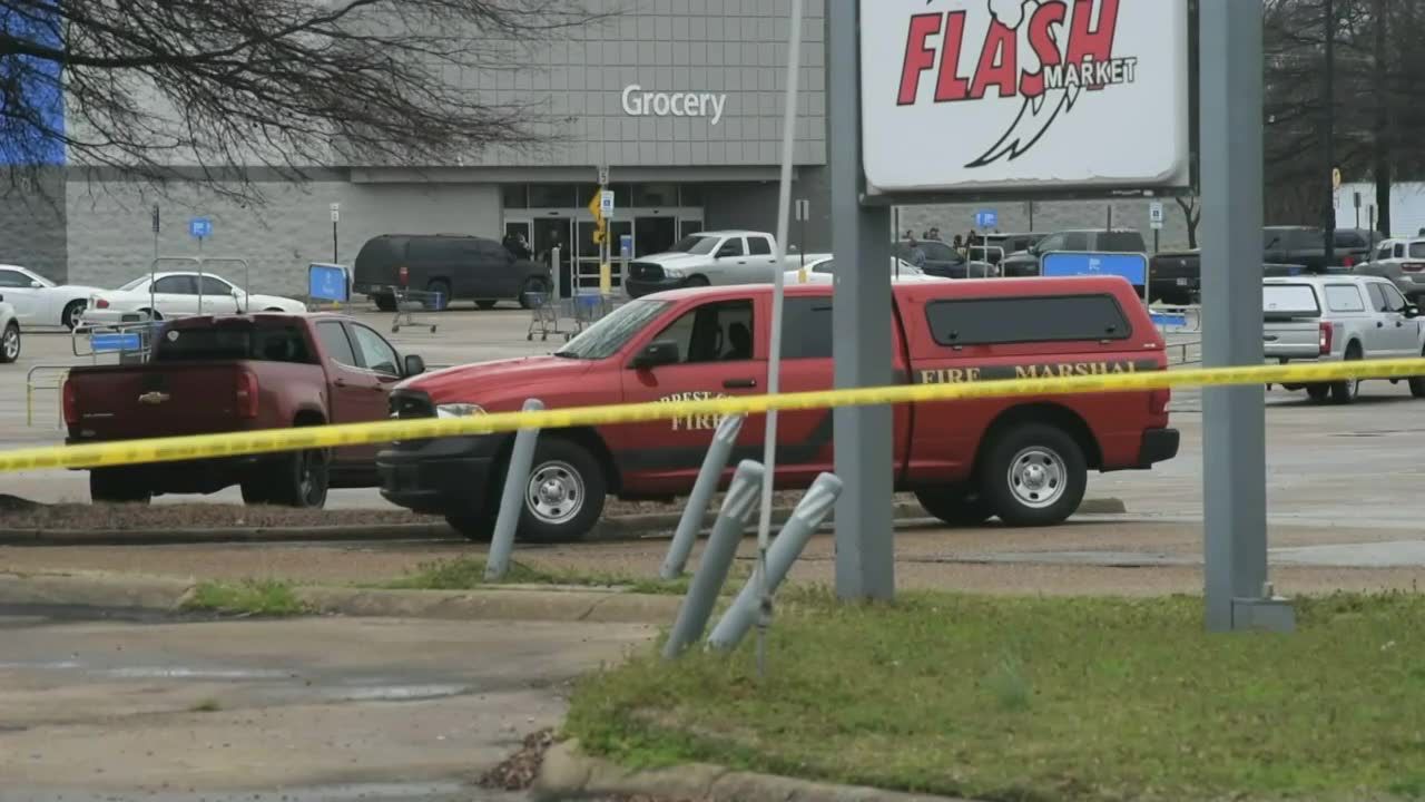 Strzelanina przy hipermarkecie w Arkansas. Dwóch policjantów rannych, napastnik zastrzelony