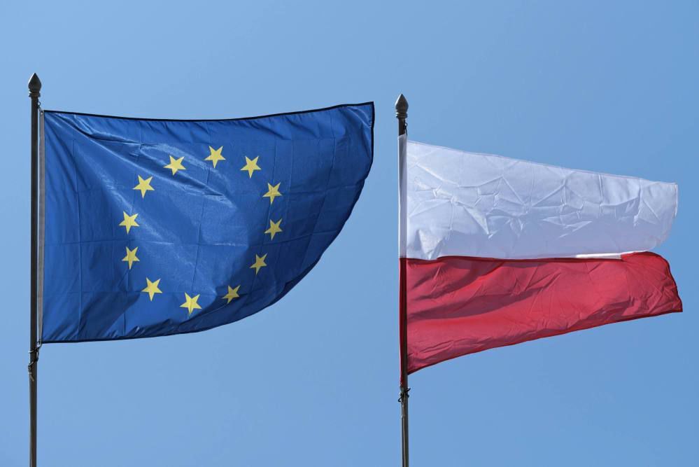 Sondaż dla “Do Rzeczy”: Polacy nie wierzą w Polexit