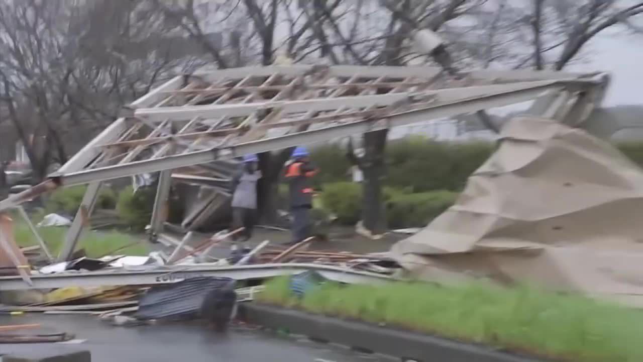 Potężny tajfun Hagibis dotarł do Japonii. Zniszczenia w prefekturze Chiba