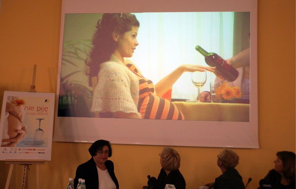 Planujesz dziecko? Nie pij alkoholu na długo przed poczęciem