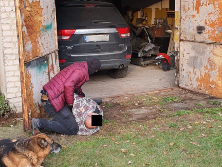 Warszawska policja zlikwidowała dwie „dziuple samochodowe”