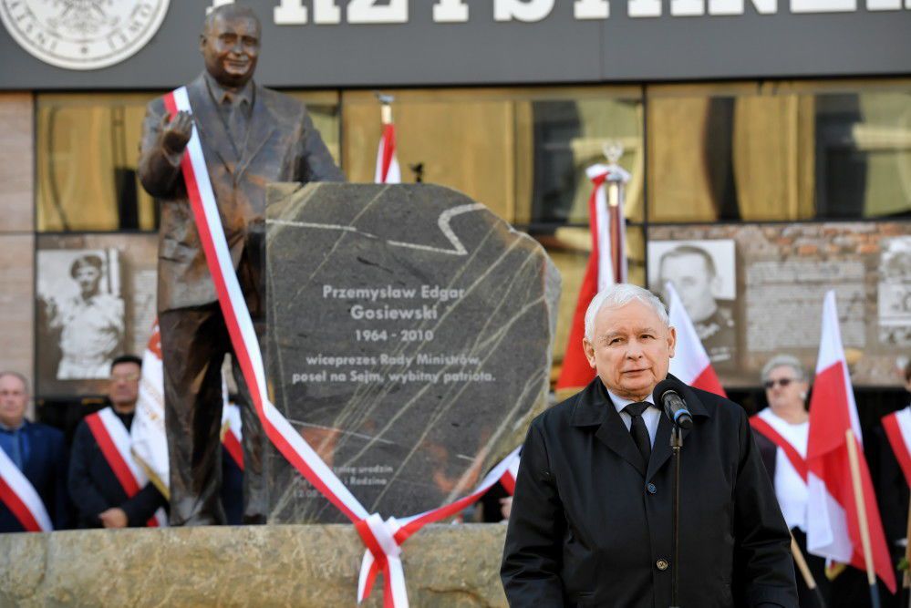 W Kielcach odsłonięto pomnik Przemysława Gosiewskiego