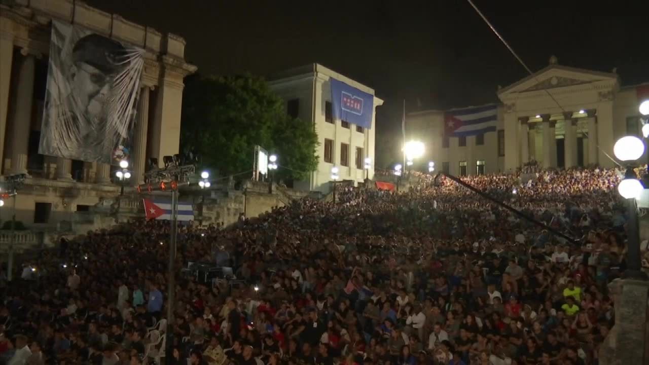 Studenci z Hawany oddali cześć Fidelowi Castro w 3. rocznicę śmierci