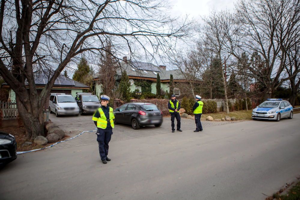 Areszt dla 18-latka podejrzanego o zabójstwo rodziców i brata