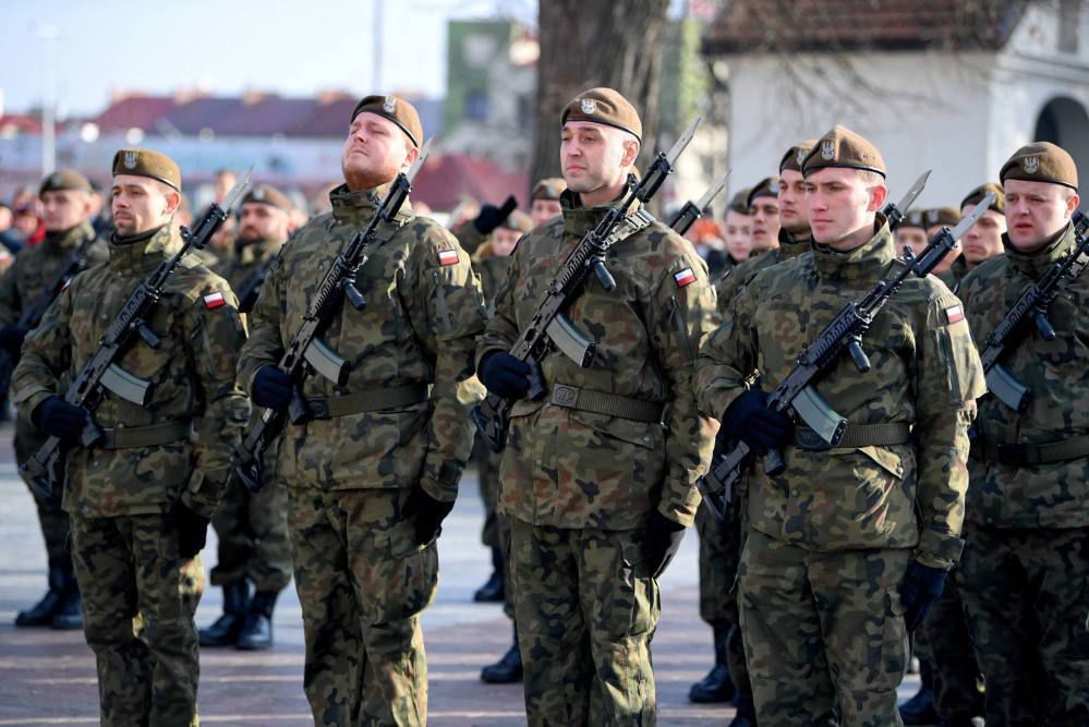 Pierwsi ochotnicy stawili się do batalionów WOT na zachodzie kraju