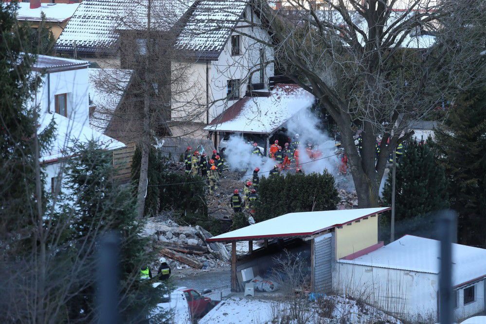 Oględziny w miejscu katastrofy w Szczyrku, prokuratorzy chcą znaleźć miejsce uszkodzenia gazociągu