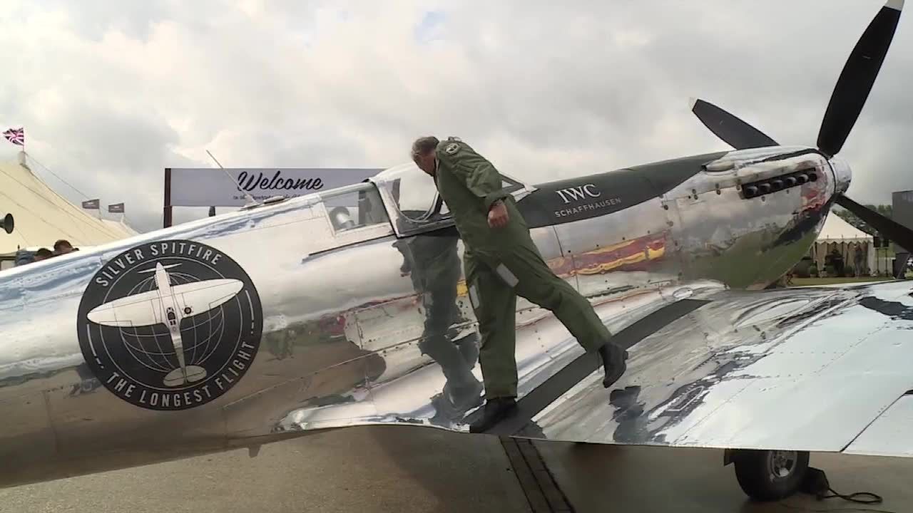 Spitfirem dokoła globu. Brytyjscy piloci chcą pobić rekord świata