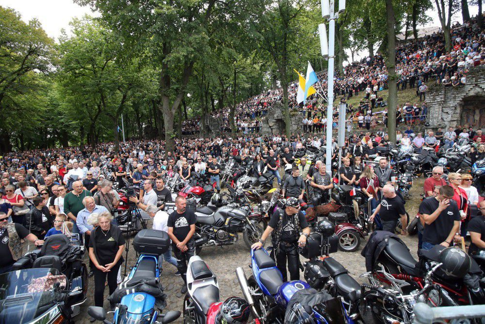 Tysiące pielgrzymów na motocyklach odwiedziło Górę św. Anny