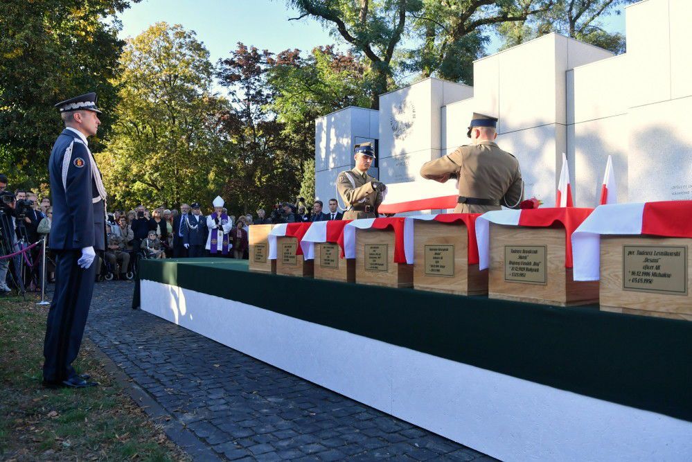 Na Łączce w Warszawie pochowano ofiary komunizmu