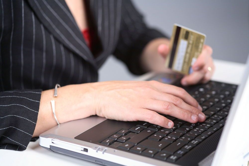 Raport: do 18 milionów wzrosła liczba Polaków aktywnych w bankowości internetowej