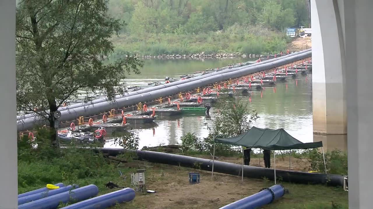 Ostatnie próby awaryjnego rurociągu. Ma odprowadzać nieczystości z lewobrzeżnej Warszawy do oczyszczalni Czajka