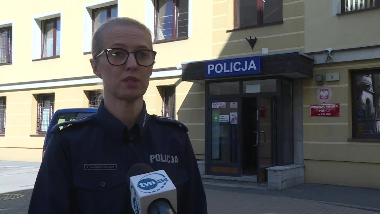 Ukradł samochód i pijany uciekał przed policją. Niemal potrącił policjanta i dwa razy zderzył się z radiowozem