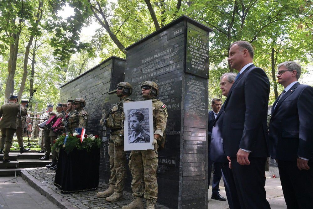 Dowódca słynnego Batalionu “Zośka” Ryszard Białous spoczął na Powązkach