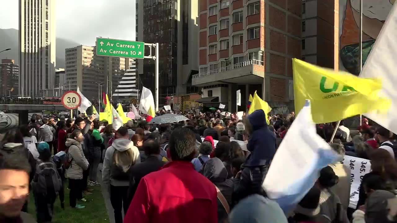 Masowe protesty przeciwko kartelom narkotykowym po morderstwach aktywistów w Kolumbii