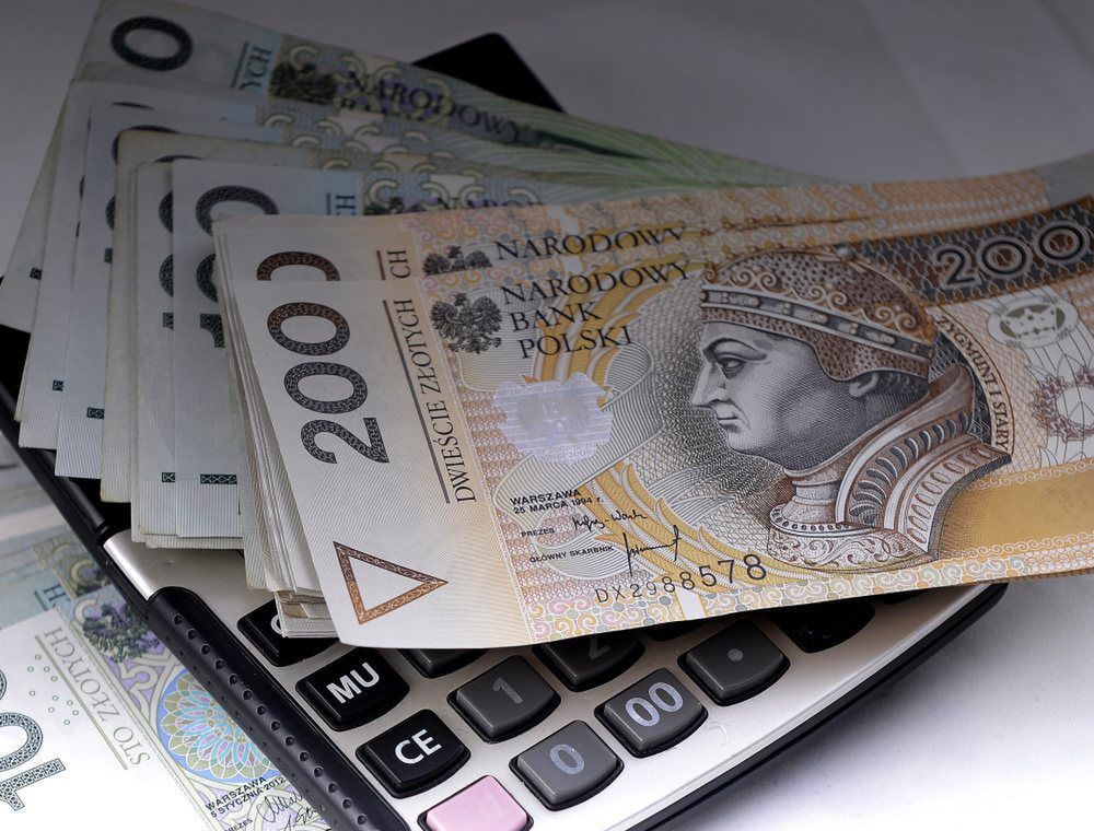 W listopadzie banki i SKOK-i udzieliły mniej kredytów gotówkowych niż rok temu